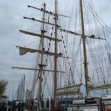 아파트 Mansarda Luminosa In Centro Sul Mare - Attic By Sea *