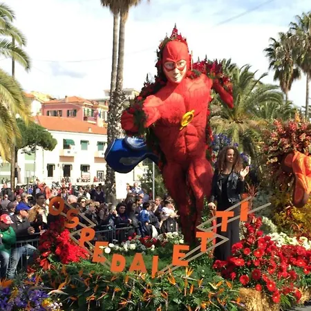 Appartamento Mansarda Luminosa In Centro Sul Mare - Attic By Sea
