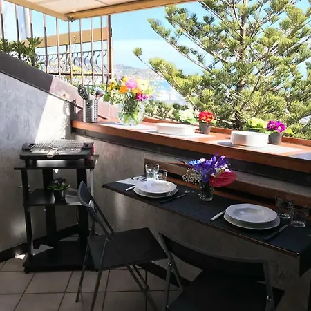 Mansarda Luminosa In Centro Sul Mare - Attic By Sea *