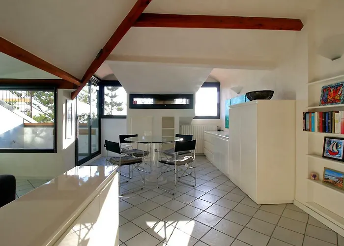 Apartment Mansarda Luminosa In Centro Sul Mare - Attic By Sea *